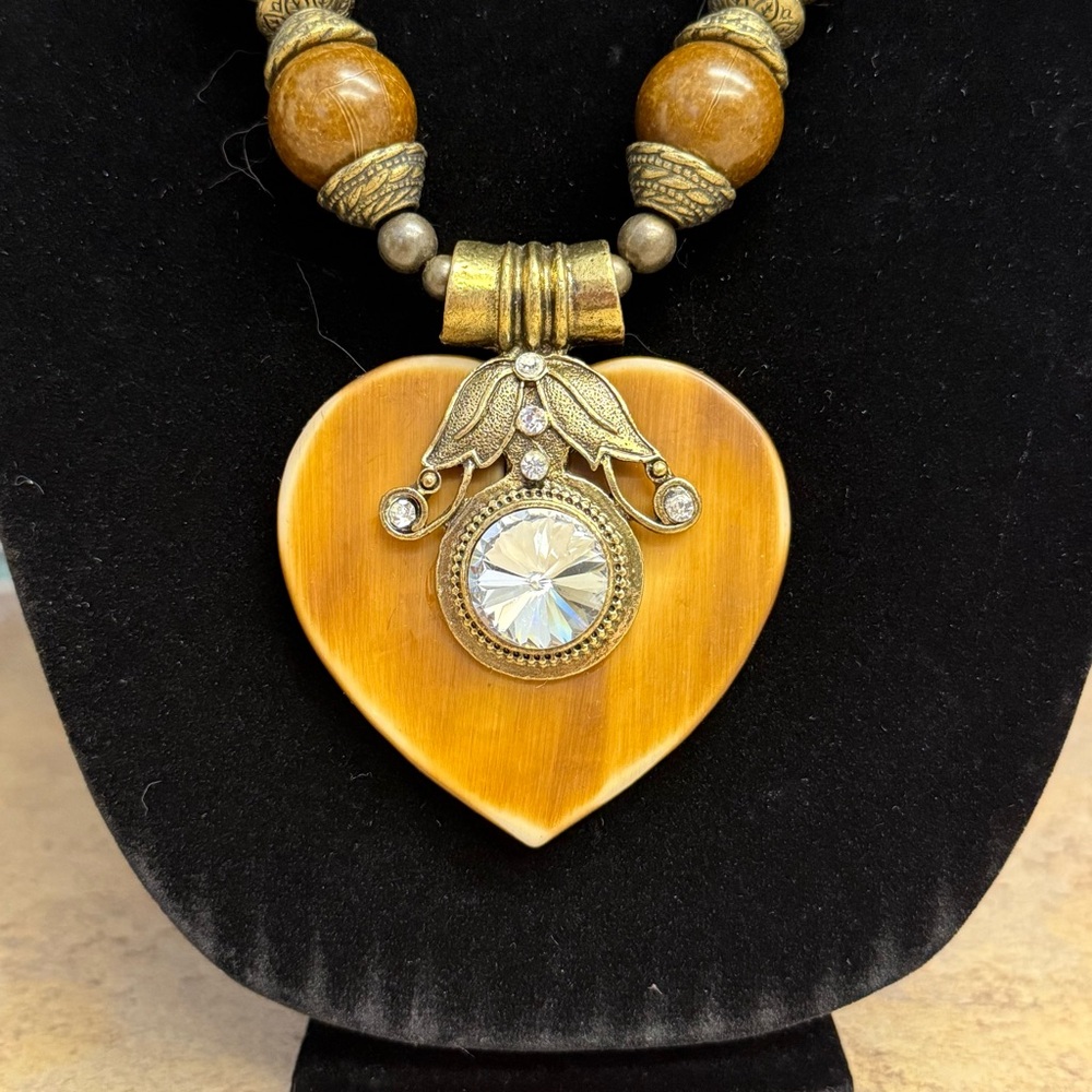 Vintage statement heart and rhinestone necklace - Picture 3 of 4